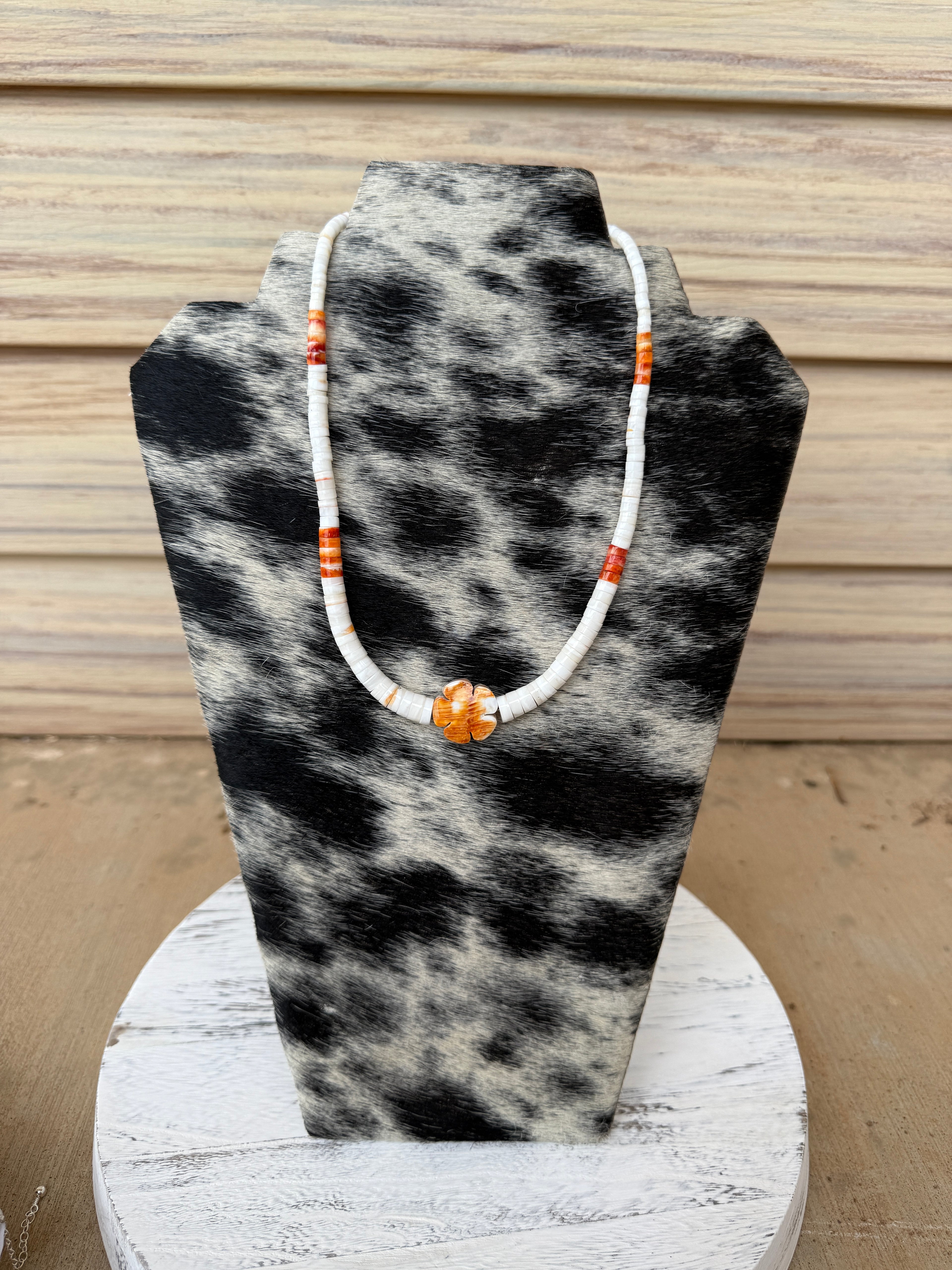 Graduated Spiny Oyster & Flower Necklace