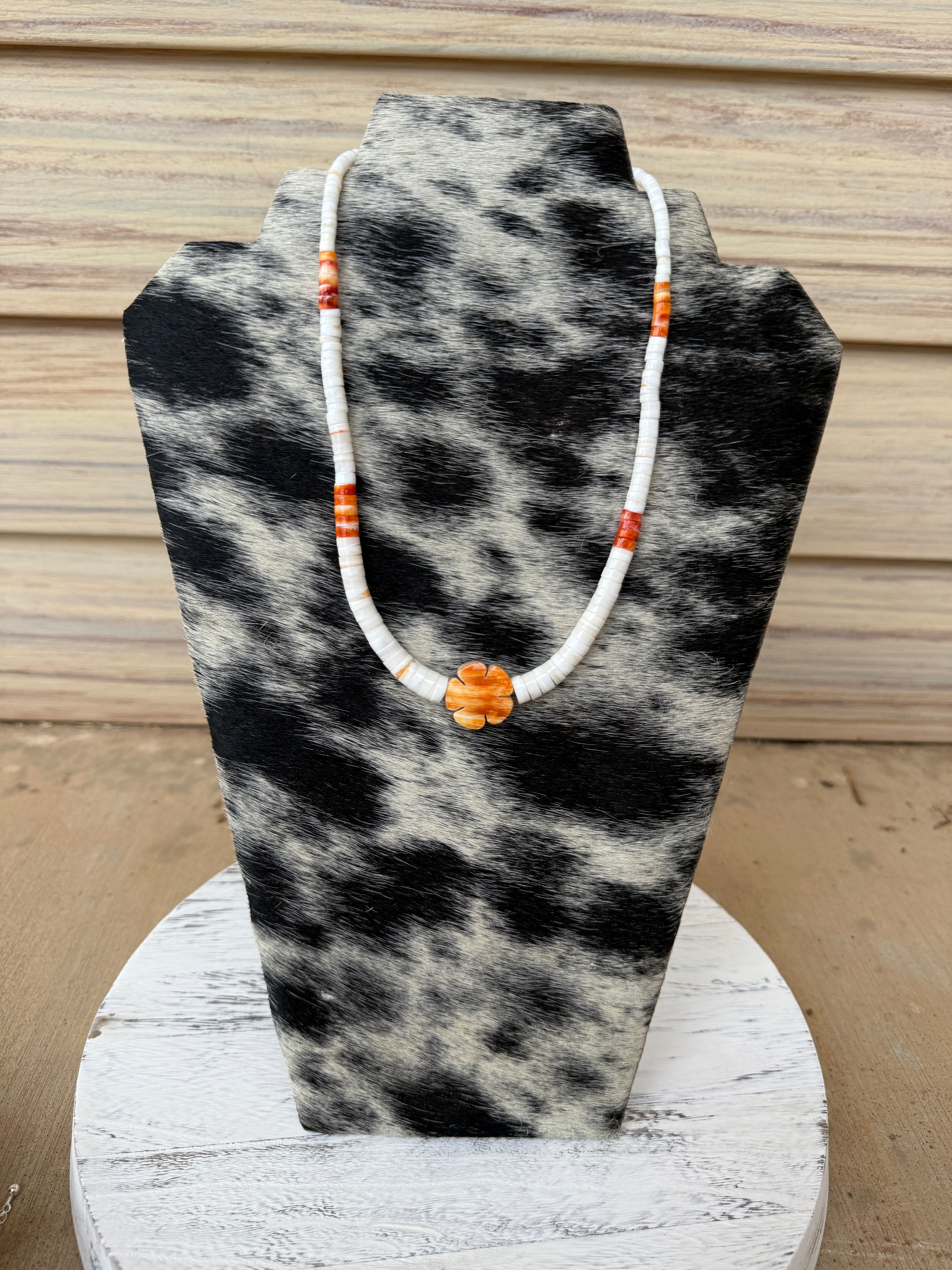 Graduated Spiny Oyster & Flower Necklace