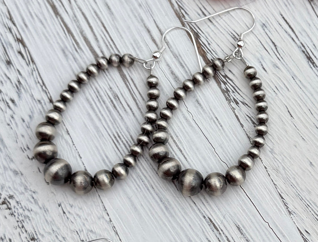 Graduated Navajo Pearl Earrings